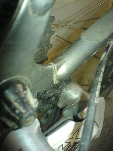 hippy's GT Talera cracked chainstay 2